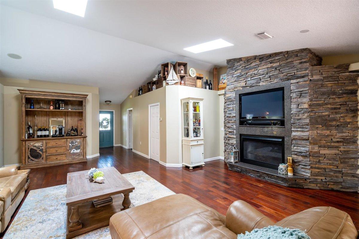 5636 Southeast Matousek Street Stuart, FL 34997 - Photo 12 of 40 20-5636 SE Matousek-517