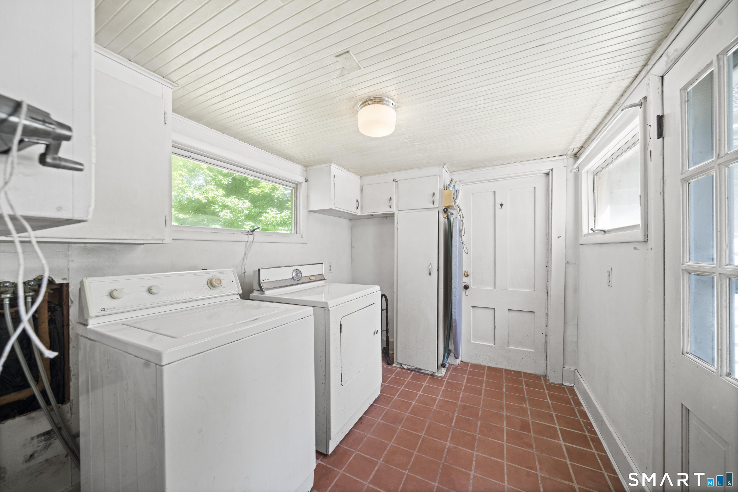 128 Terry's Plain Road Simsbury, CT 06070 - Photo 16 of 40
