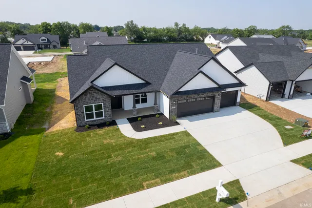 $469,900 | 825 Ravenstone Drive, Lafayette, IN 47909