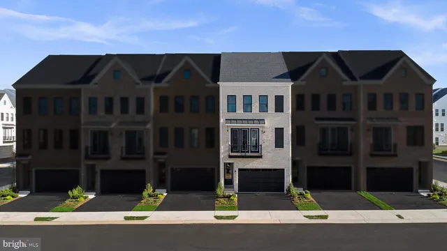 $909,630 | 42123 Picasso Square, Ashburn, VA 20148