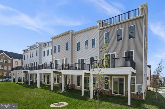 $909,630 | 42123 Picasso Square, Ashburn, VA 20148