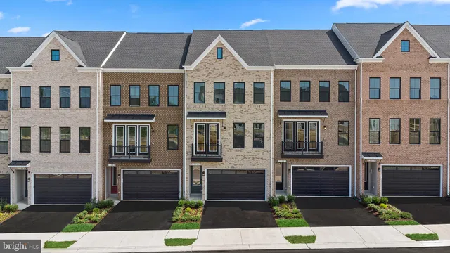 $909,630 | 42123 Picasso Square, Ashburn, VA 20148