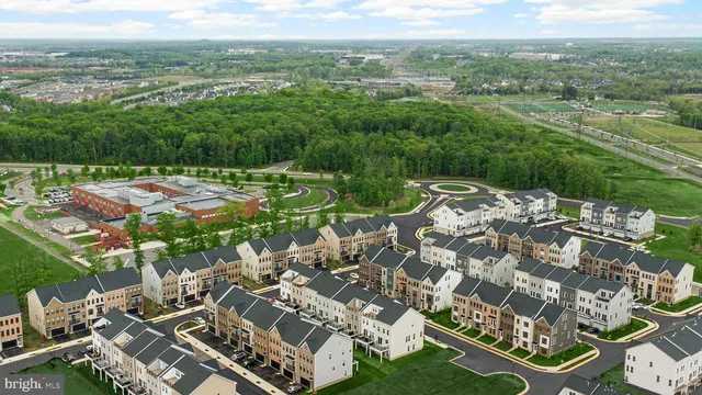 $909,630 | 42123 Picasso Square, Ashburn, VA 20148