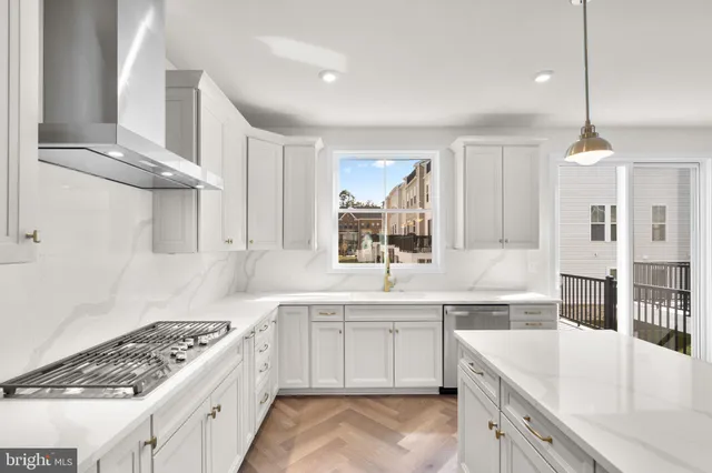 $909,630 | 42123 Picasso Square, Ashburn, VA 20148