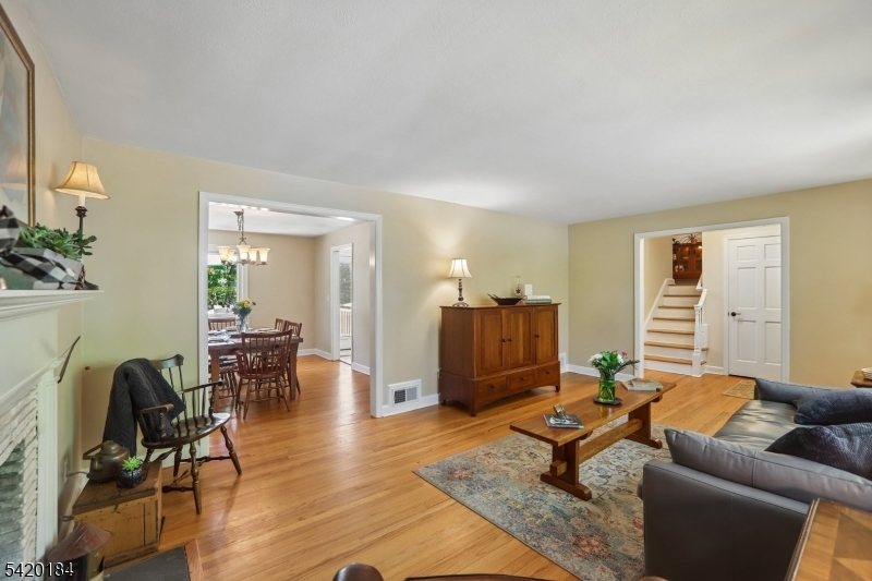 735 Radley Road Westfield, NJ 07090 - Photo 6 of 47
