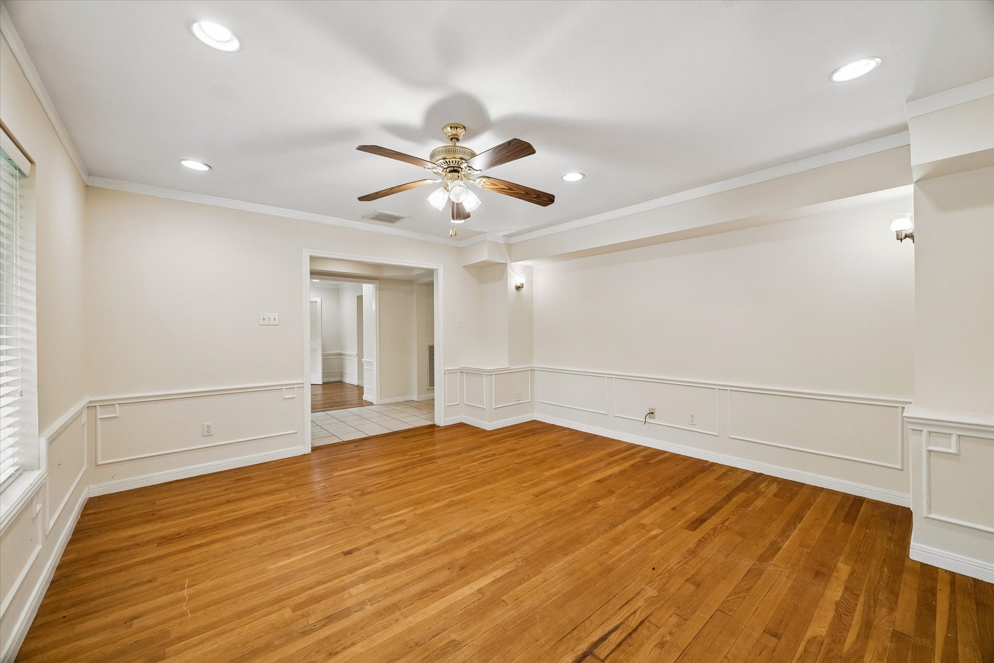 1740 Crownover Road Houston, TX 77080 - Photo 4 of 30 Gallery Image 4