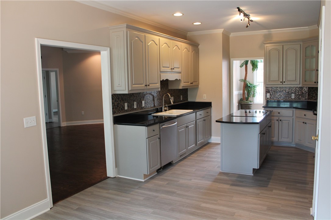 111 Augusta National Anderson, SC 29621 - Photo 11 of 39