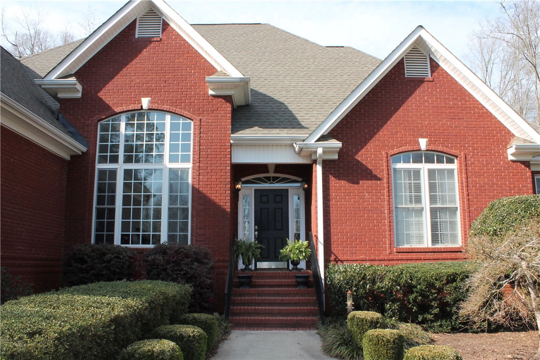 111 Augusta National Anderson, SC 29621 - Photo 2 of 39