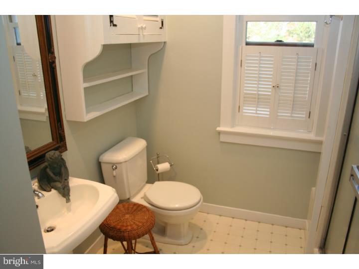 124 Windsor Road Yardley, PA 19067 - Photo 14 of 22 Gallery Image 14
