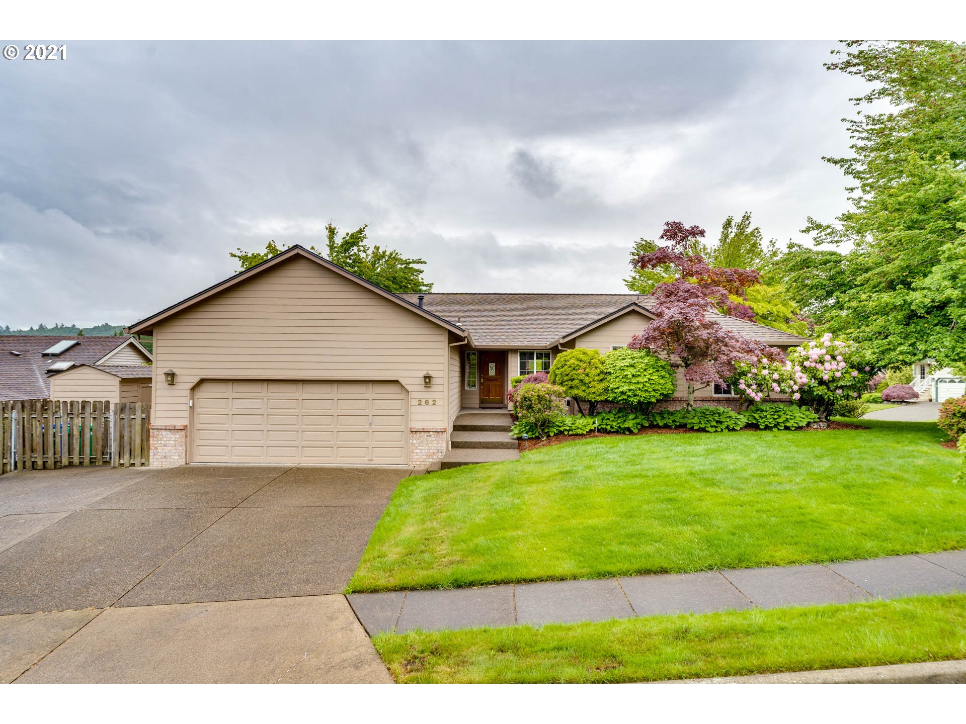 262 Southwest Gabbert Road Gresham, OR 97080 - Photo 1 of 32 Gallery Image 1