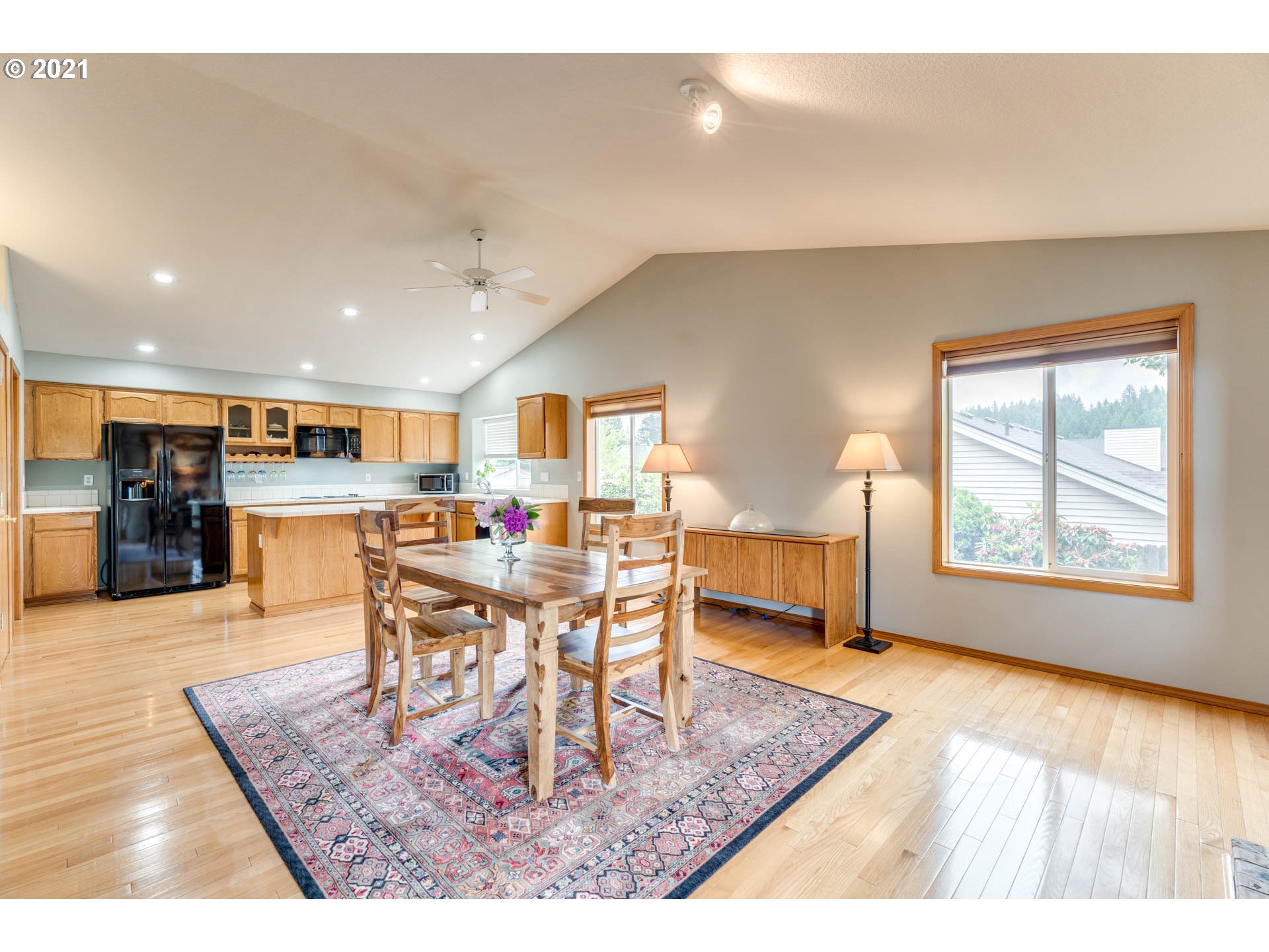 262 Southwest Gabbert Road Gresham, OR 97080 - Photo 13 of 32 Dining Room