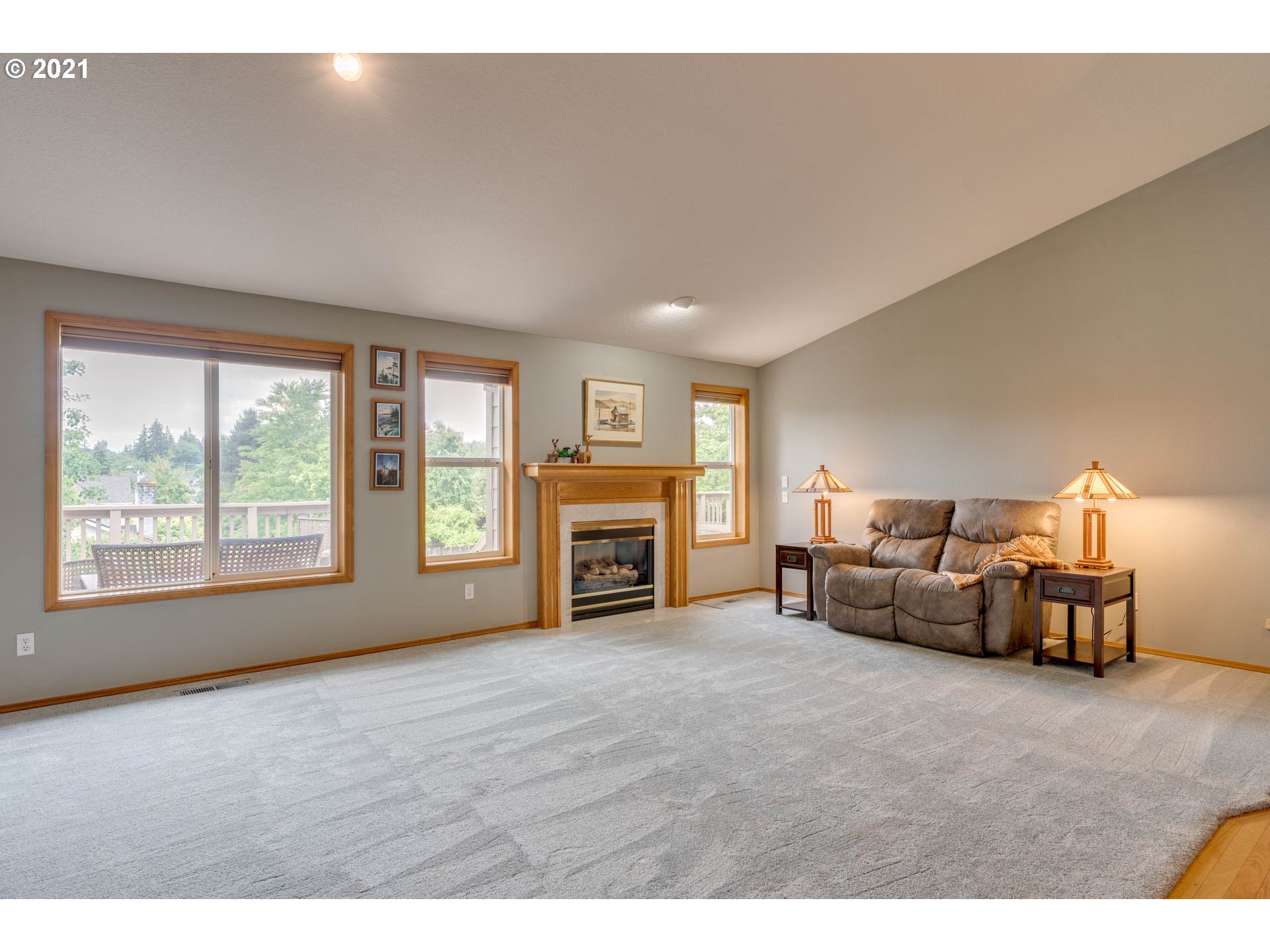 262 Southwest Gabbert Road Gresham, OR 97080 - Photo 6 of 32 Family Room