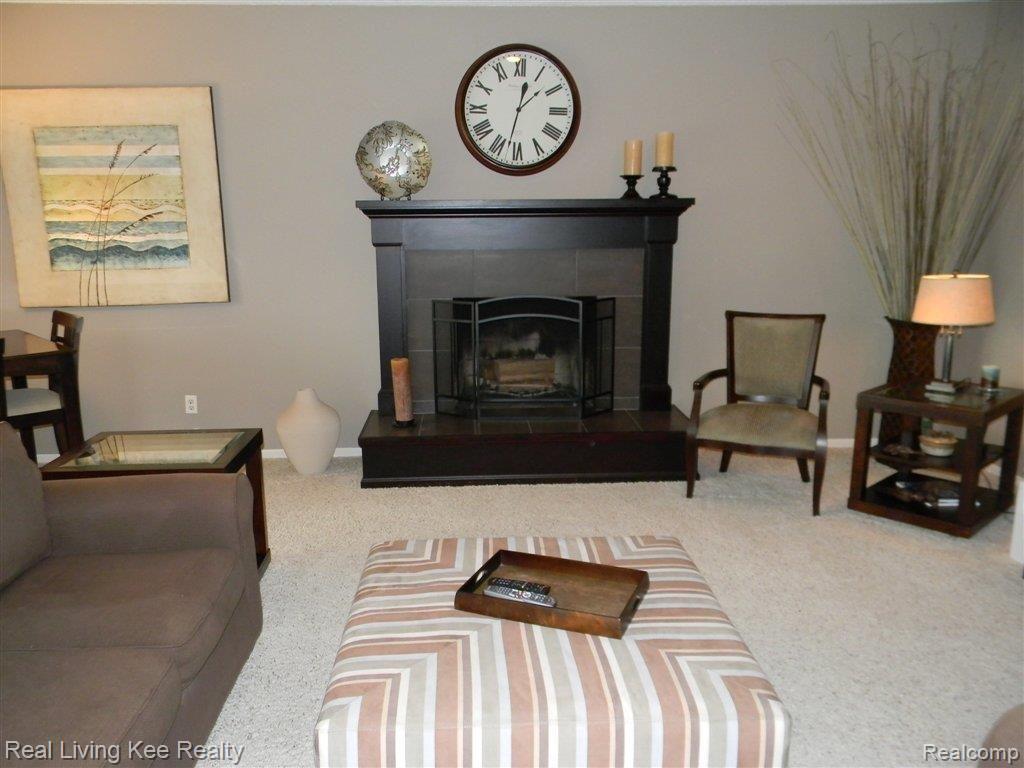 730 Stanford Circle Rochester, MI 48309 - Photo 5 of 24 Great Room 2