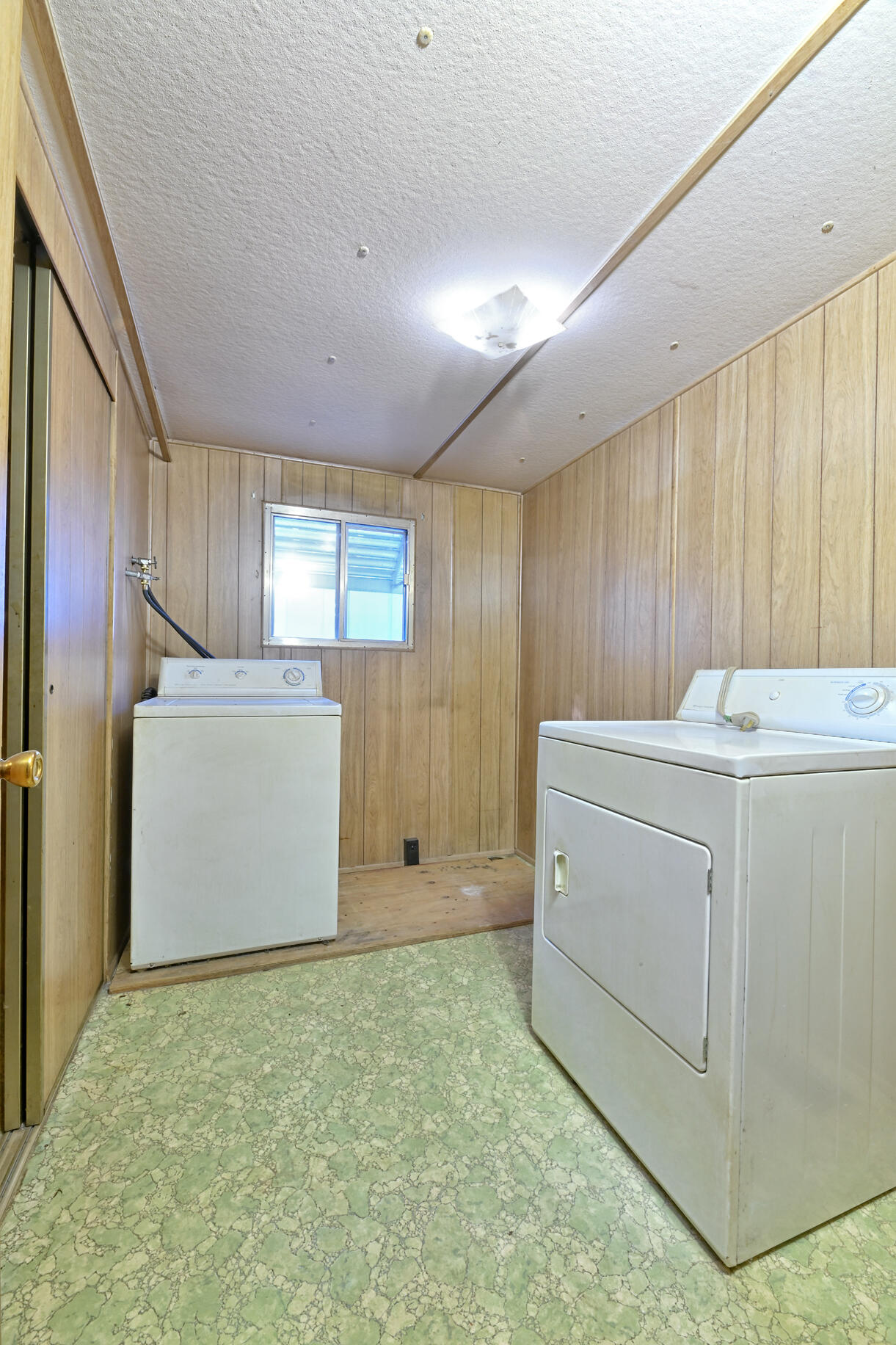 2252 Table Rock Road, Unit SPC 130 Medford, OR 97501 - Photo 8 of 18 DSC_1004