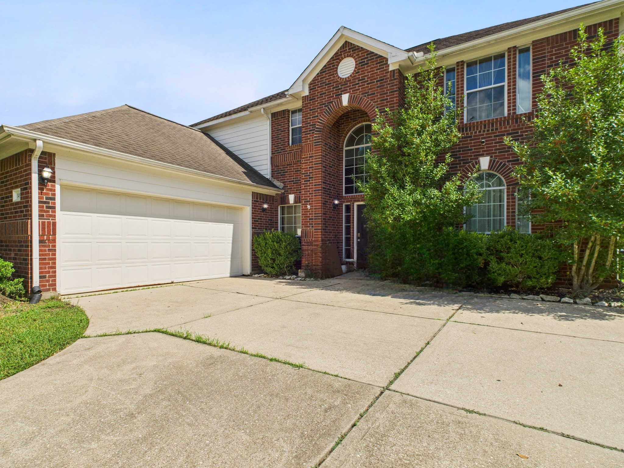 1484 Allison Street Alvin, TX 77511 - Photo 2 of 37