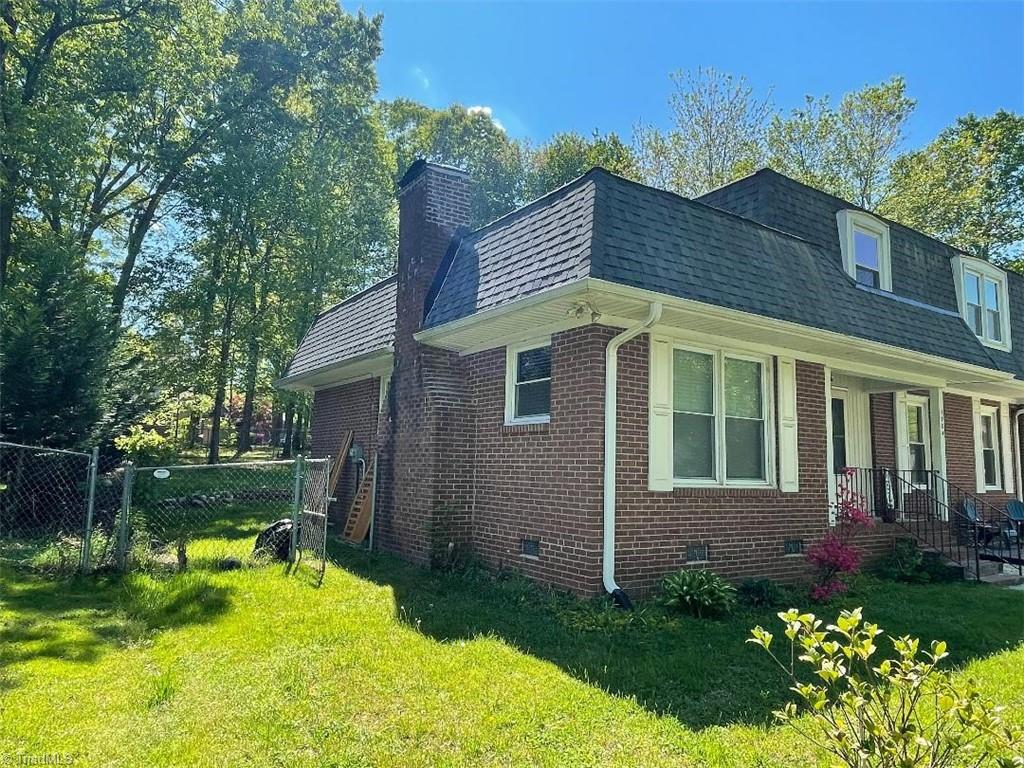 1704 Bolingbroke Road High Point, NC 27265 - Photo 4 of 32 Gallery Image 4