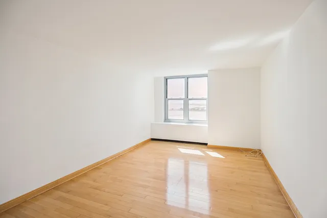 $3,000 | 400 East Randolph Street, Unit 3905, Chicago, IL 60601