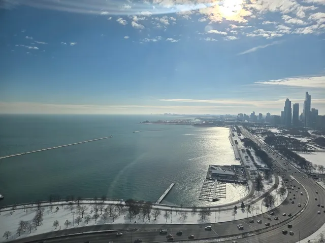 $3,000 | 400 East Randolph Street, Unit 3905, Chicago, IL 60601