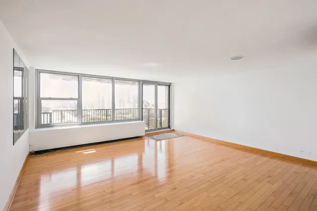 $3,000 | 400 East Randolph Street, Unit 3905, Chicago, IL 60601