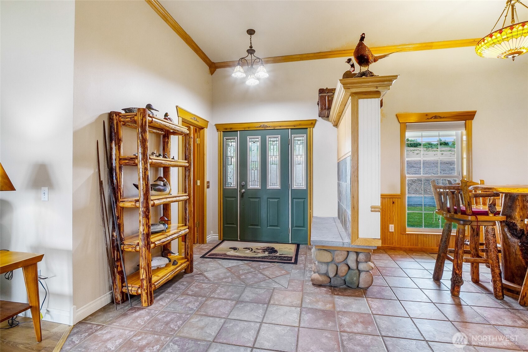 201 Vanderbilt Road Ellensburg, WA 98926 - Photo 14 of 40 a view of a entryway door with interior