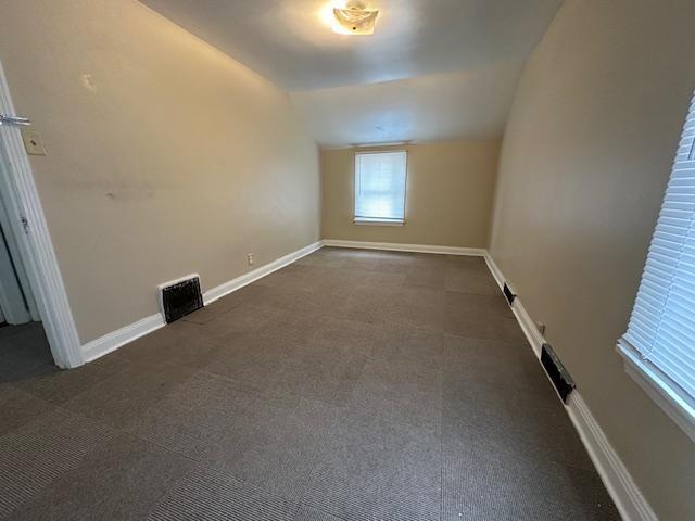 607 10th Avenue Southwest Austin, MN 55912 - Photo 9 of 13