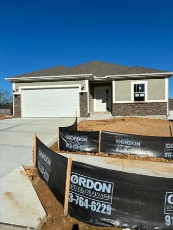 $450,000 | 16256 Giorgia Street, Parkville, MO 64152