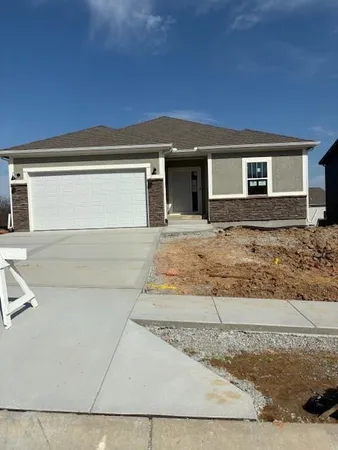 $450,000 | 16256 Giorgia Street, Parkville, MO 64152