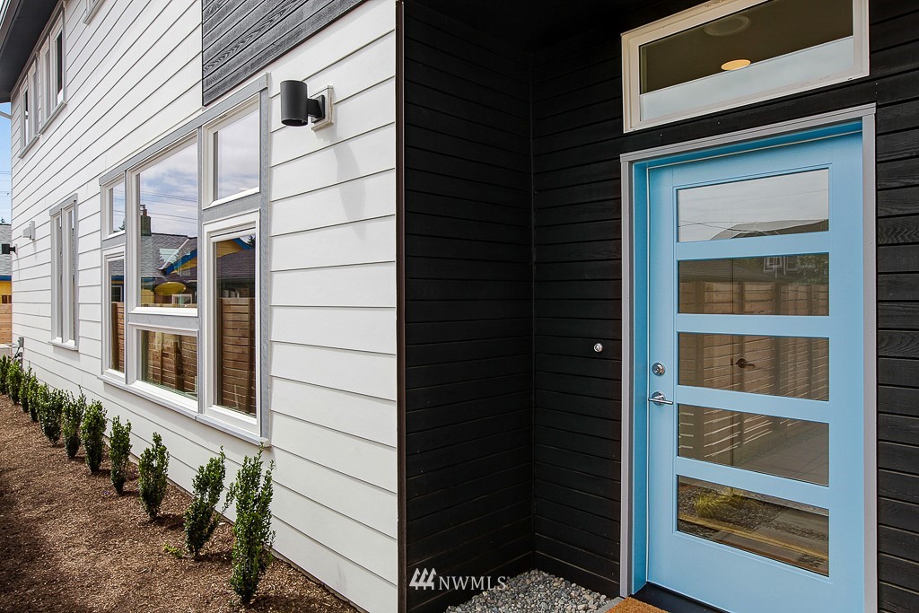 710 North 77th Street Seattle, WA 98103 - Photo 3 of 22 Gallery Image 3