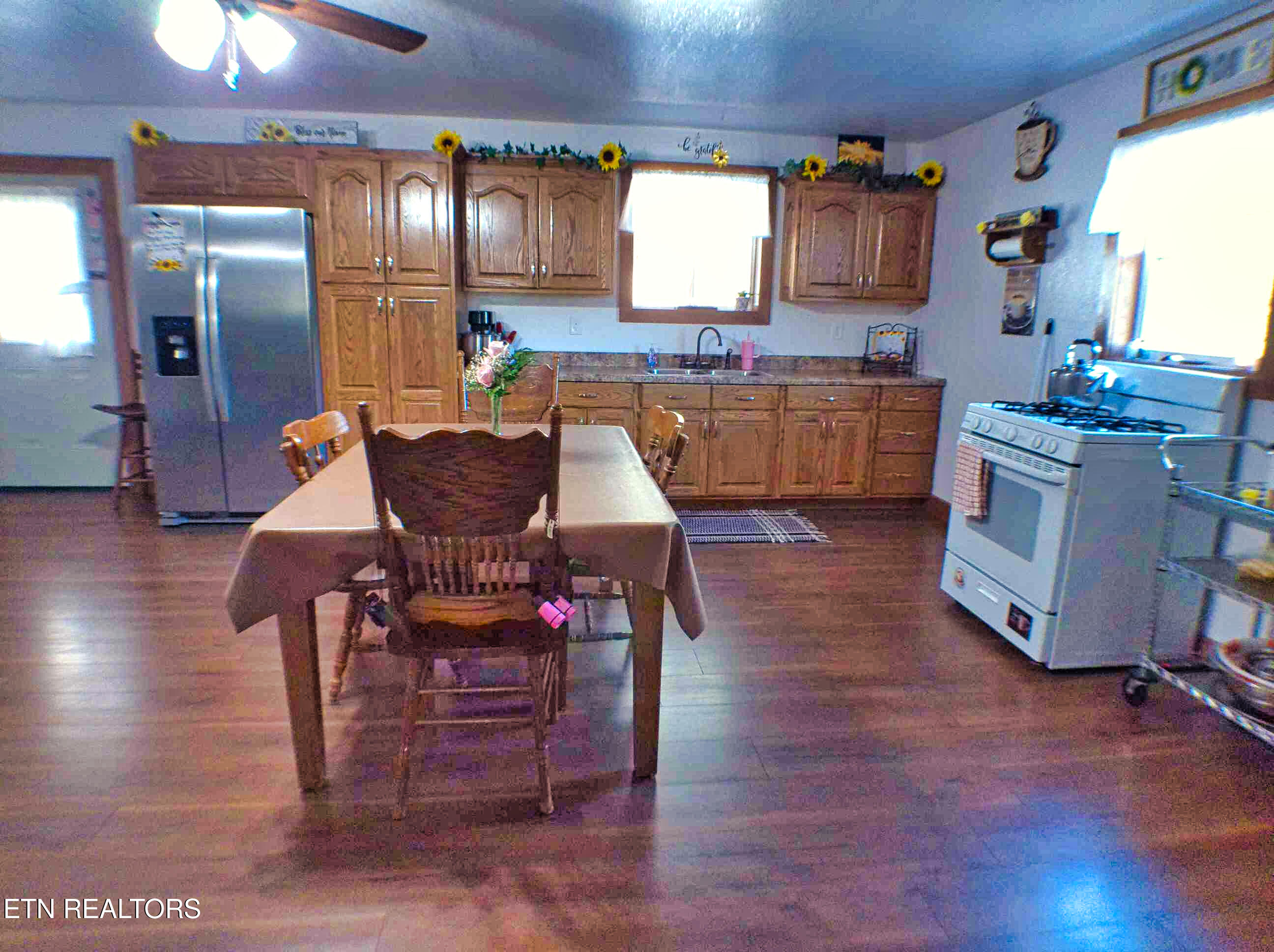 128 Knepp Road Deer Lodge, TN 37726 - Photo 14 of 55 ANMP0115