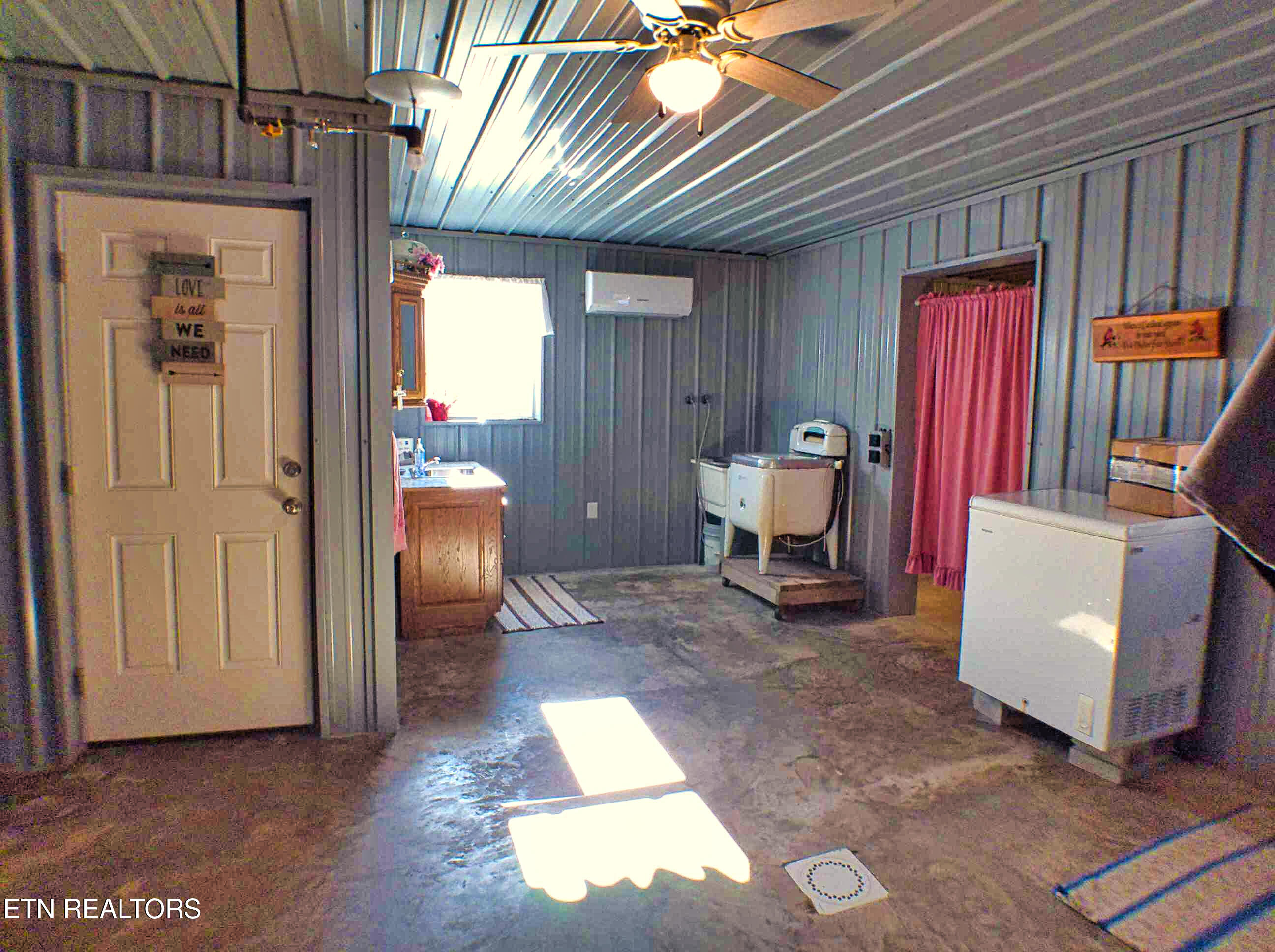 128 Knepp Road Deer Lodge, TN 37726 - Photo 20 of 55 ANMP0124