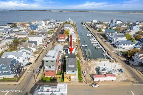 $840,000 | 11 Cheerful Place, Highlands, NJ 07732