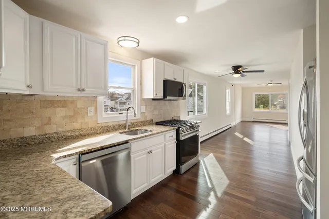 $872,000 | 11 Cheerful Place, Highlands, NJ 07732