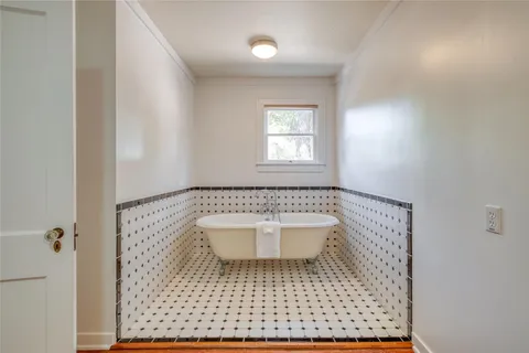 $995,000 | 708-712 Nowotny Lane, Austin, TX 78702