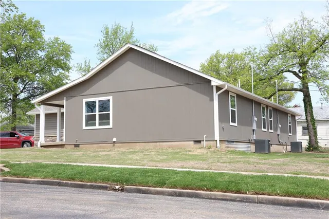 $164,000 | 902 North 9th Street, Neodesha, KS 66757