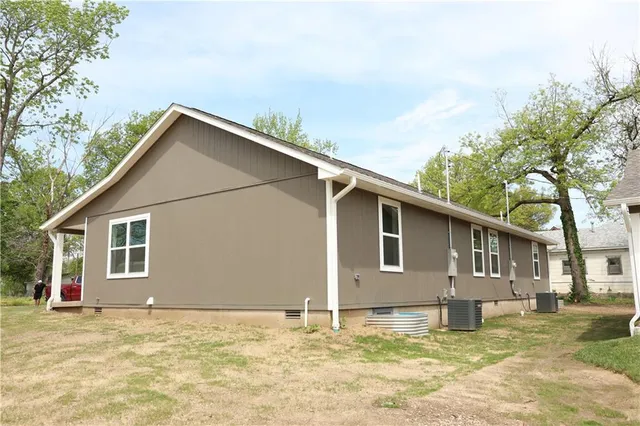 $164,000 | 902 North 9th Street, Neodesha, KS 66757
