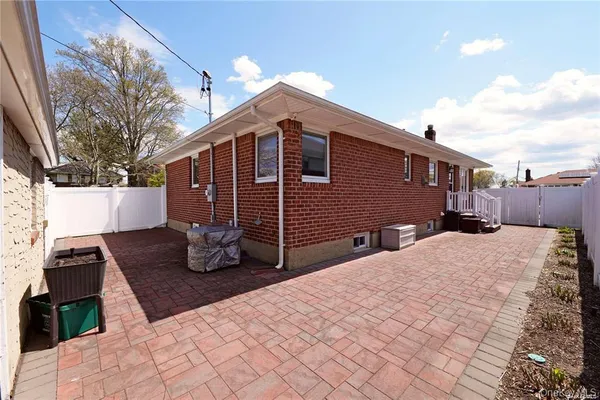 $4,300 | 3918 Berger Avenue, Bethpage, NY 11714