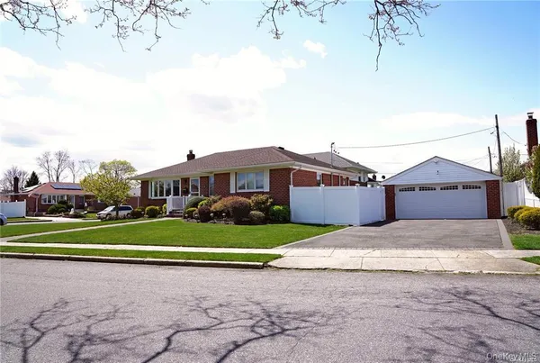 $4,300 | 3918 Berger Avenue, Bethpage, NY 11714