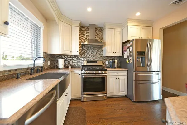 $4,300 | 3918 Berger Avenue, Bethpage, NY 11714