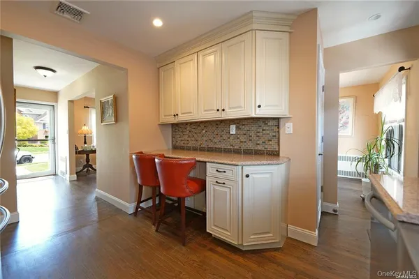 $4,300 | 3918 Berger Avenue, Bethpage, NY 11714