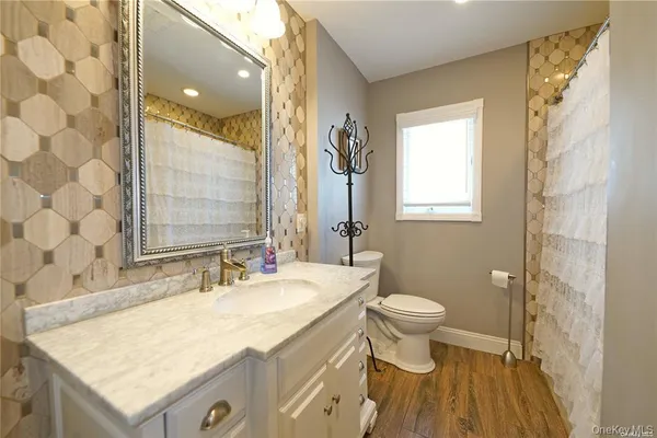 $4,300 | 3918 Berger Avenue, Bethpage, NY 11714