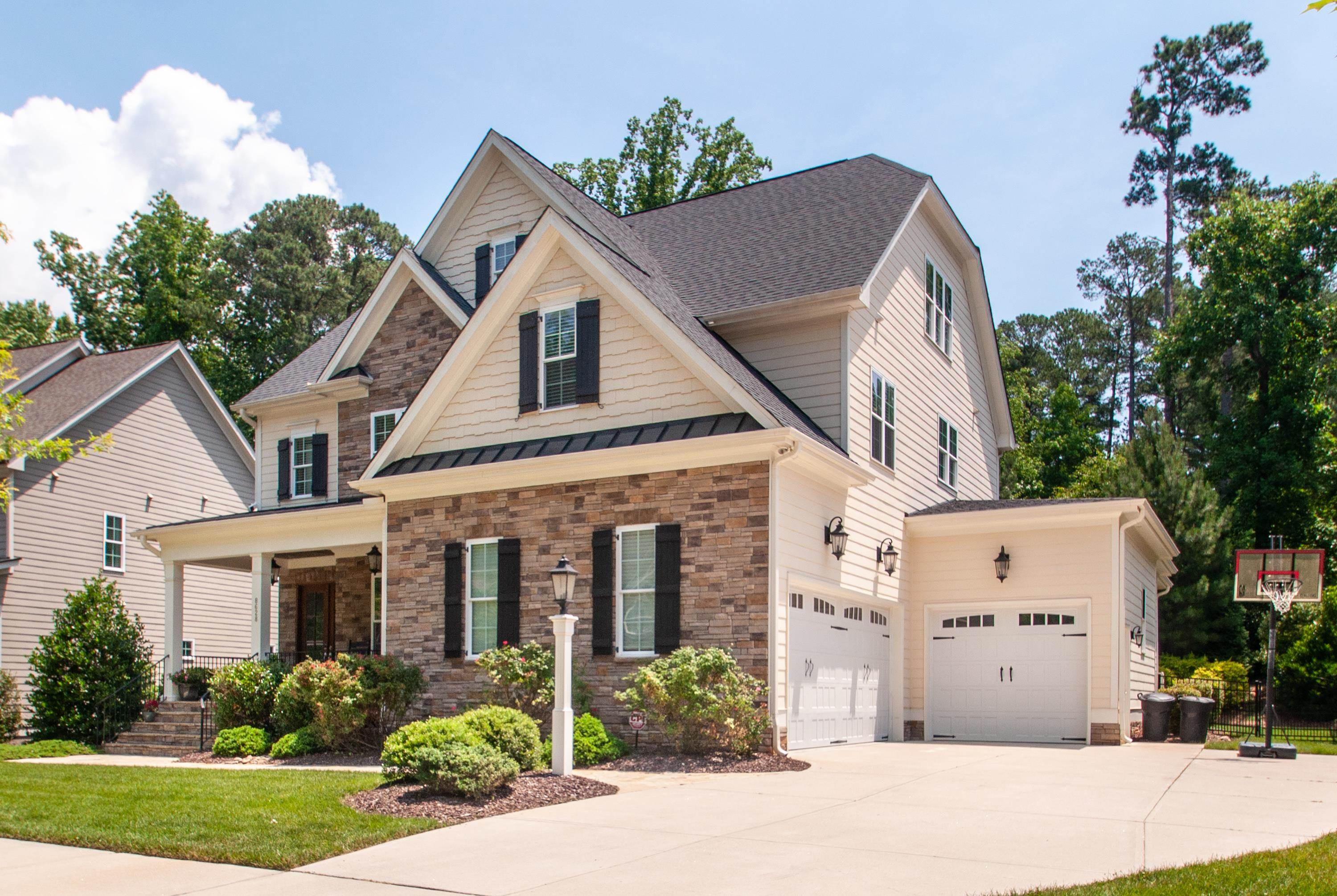 8628 Wapello Lane Raleigh, NC 27613 - Photo 2 of 35 3-car garage
