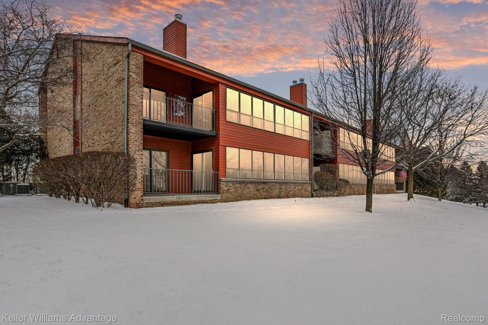 875 GreenView Court, Unit 58 Rochester, MI 48307 - Photo 26 of 27 Building at Twilight