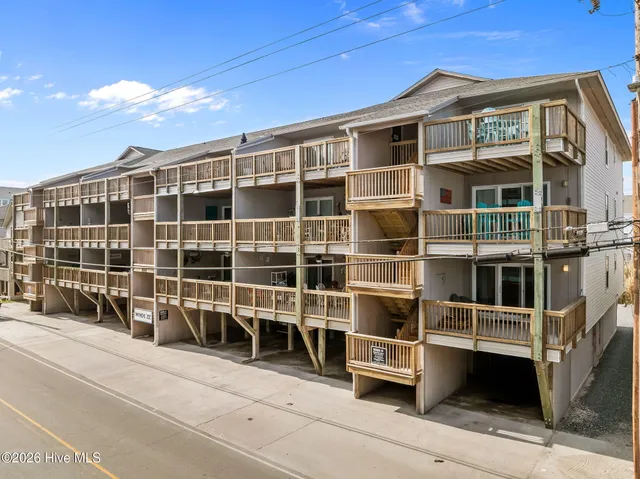 $465,000 | 505 Carolina Beach Avenue North, Unit 3D, Carolina Beach, NC 28428