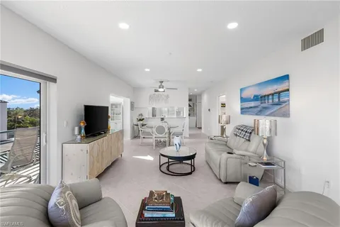 $970,000 | 255 Park Shore Drive, Unit 3341, Naples, FL 34103