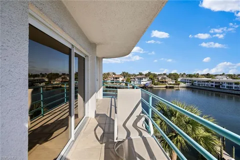$970,000 | 255 Park Shore Drive, Unit 3341, Naples, FL 34103