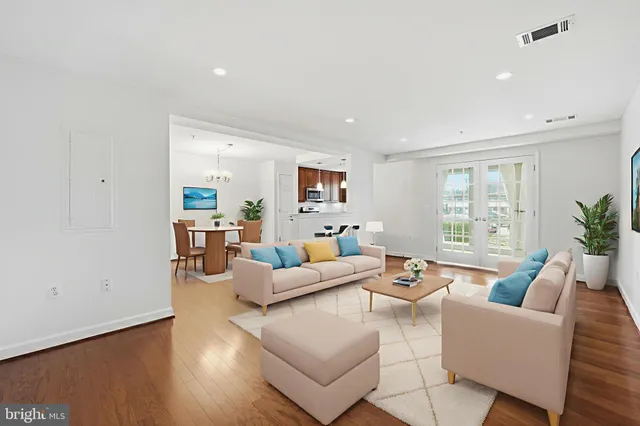 $2,800 | 4167 South Four Mile Run Drive, Unit 103, Arlington, VA 22204