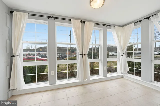 $2,800 | 4167 South Four Mile Run Drive, Unit 103, Arlington, VA 22204