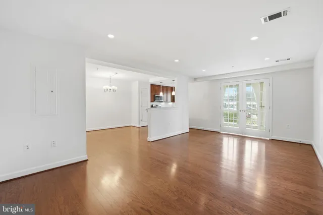 $2,800 | 4167 South Four Mile Run Drive, Unit 103, Arlington, VA 22204