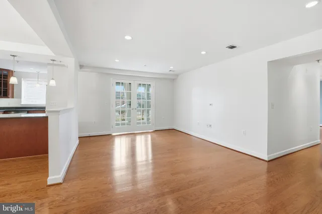 $2,800 | 4167 South Four Mile Run Drive, Unit 103, Arlington, VA 22204