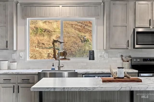 $445,000 | 159 Porter Creek Road, Horseshoe Bend, ID 83629